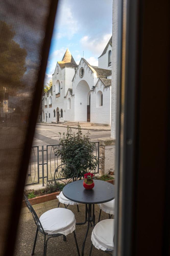 אלברובלו Dea Luxury Casa Vacanze- Zona Chiesa A Trullo - מראה חיצוני תמונה