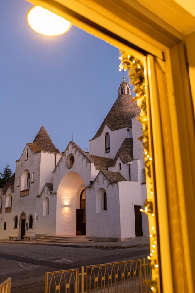אלברובלו Dea Luxury Casa Vacanze- Zona Chiesa A Trullo - מראה חיצוני תמונה